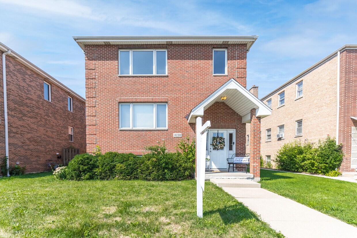 Foto principal - 4230 Joliet Ave