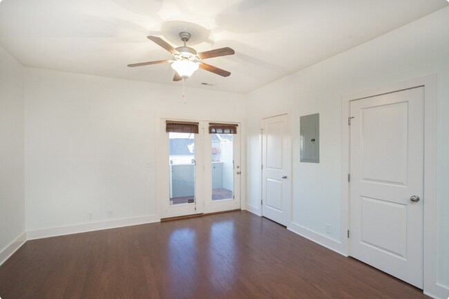Building Photo - 3718 Lausanne Dr