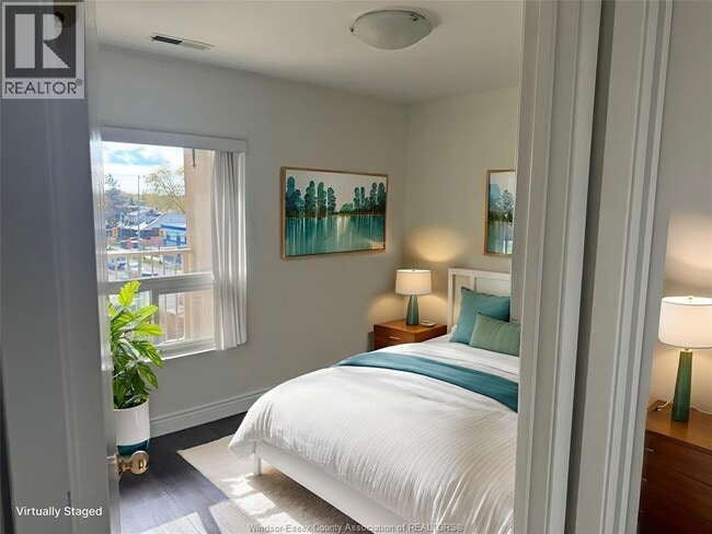 Building Photo - 5000 Wyandotte St E