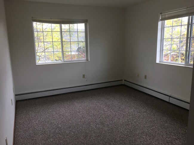 Building Photo - 308 Murdock St