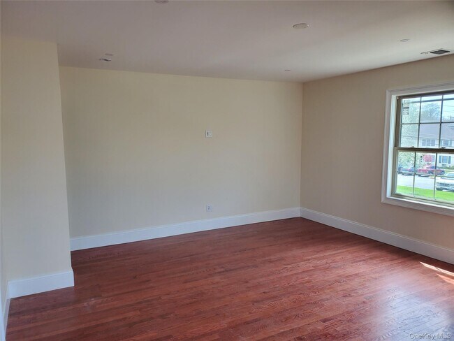 Foto del edificio - 529 Maple Ave