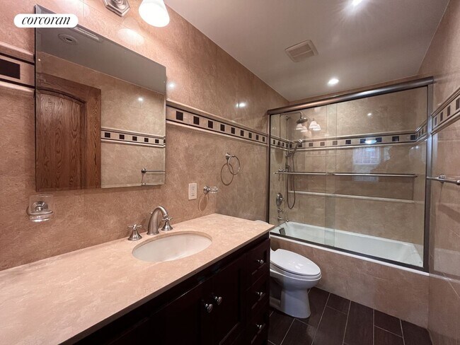 Building Photo - 6039 Huxley Ave