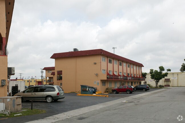 1,550 CON 7 Ct. - Okeechobee Plaza