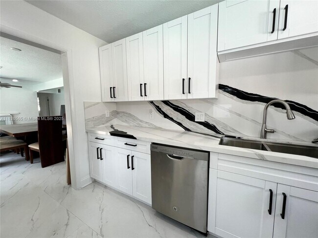 Foto del edificio - 1633 SE 5th Ct