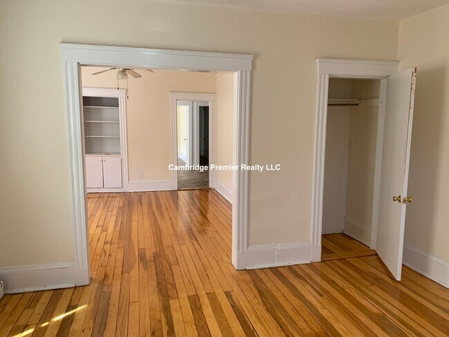 Building Photo - 40 Almont St