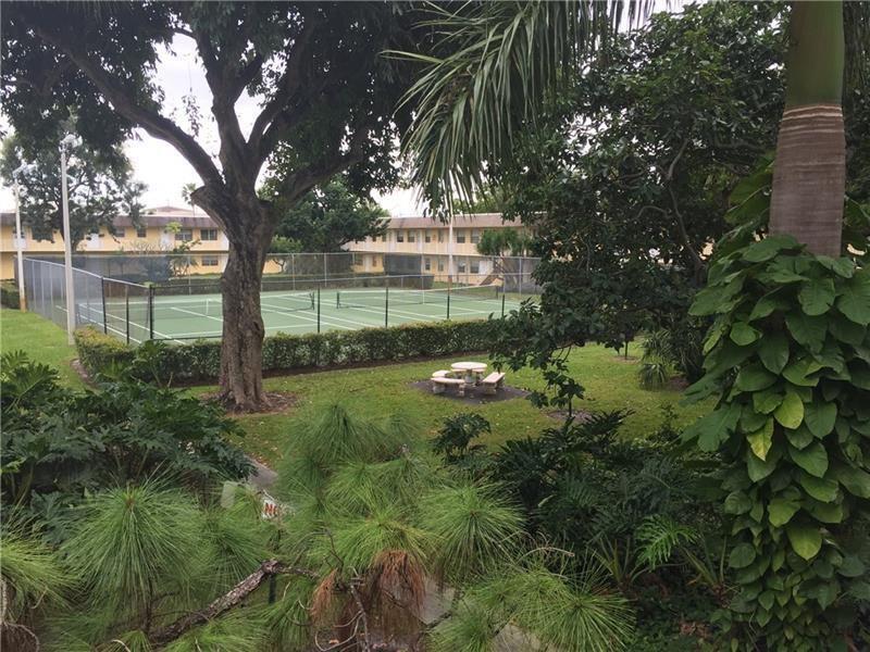 Building Photo - 5192 NE 6th Ave