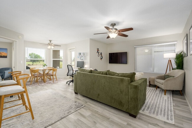 Building Photo - 4850 E Desert Cove Ave