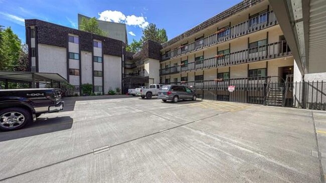 Building Photo - Park Terrace South Hill Condo 2 Bedroom 2 Bath with Gorgeous Views