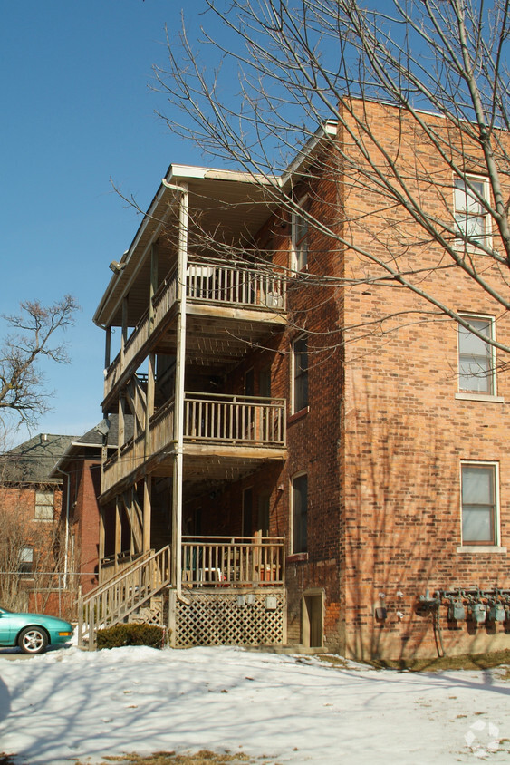 Building Photo - Algonquin Apartments