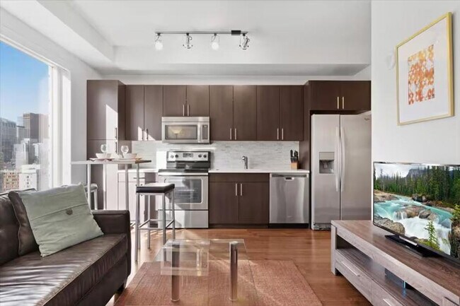 Building Photo - 100 Pier 4 Blvd.