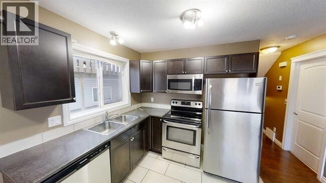 Building Photo - 10272-10285 85 St