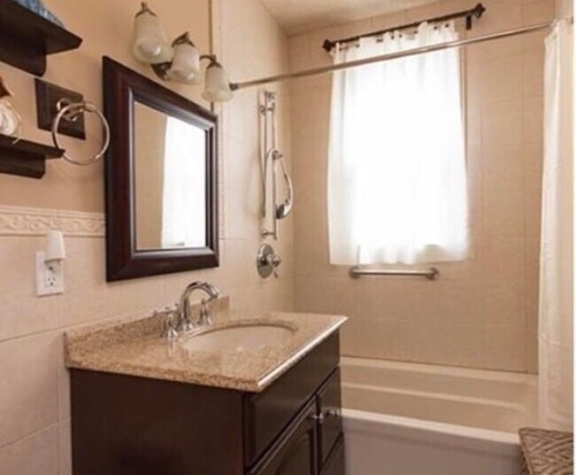 Bathroom - 43 Hildreth Pl