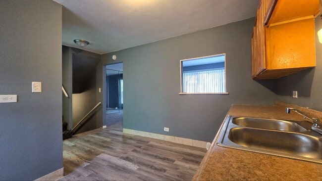 Foto del edificio - Spacious 3BR / 1.5BA Single-Family Home in Chicago – Available January 19