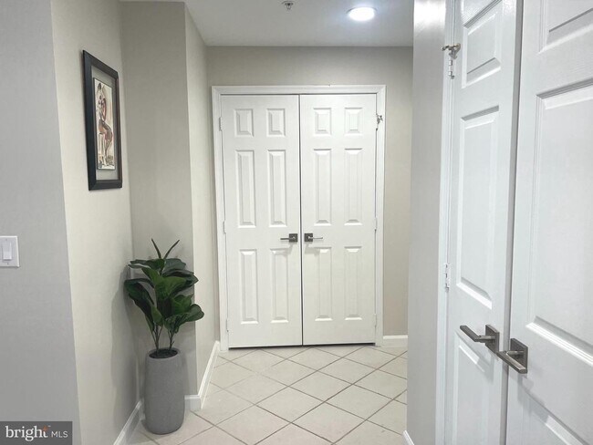 Foto del edificio - 12020 Taliesin Pl