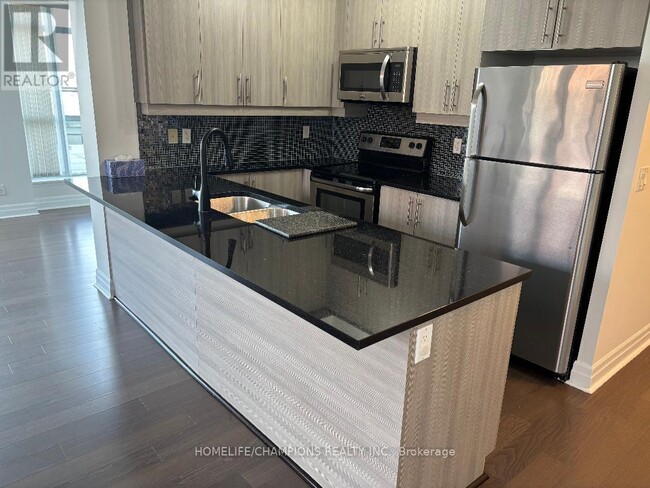 Photo du bâtiment - 8130 Birchmount Rd