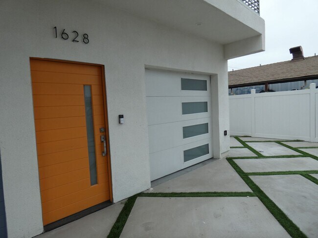 Foto del edificio - 1626 S La Brea Ave