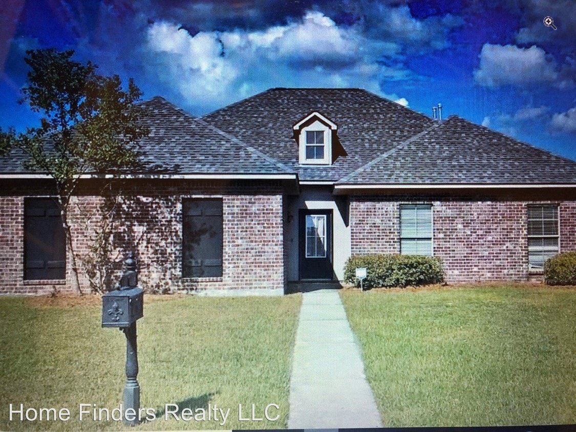 Primary Photo - 3 br, 2 bath House - 13821 Parkway Dr.
