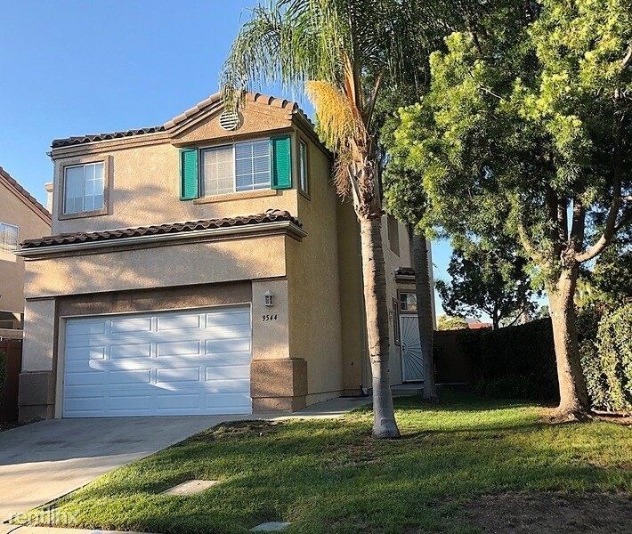 Foto principal - 3 br, 2.5 bath House - 9544 Galvin Avenue
