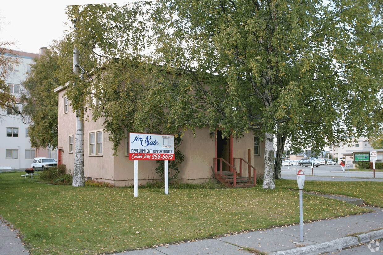 Building Photo - 812-818 K St