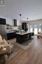 Building Photo - 10 Sweet Cicely St