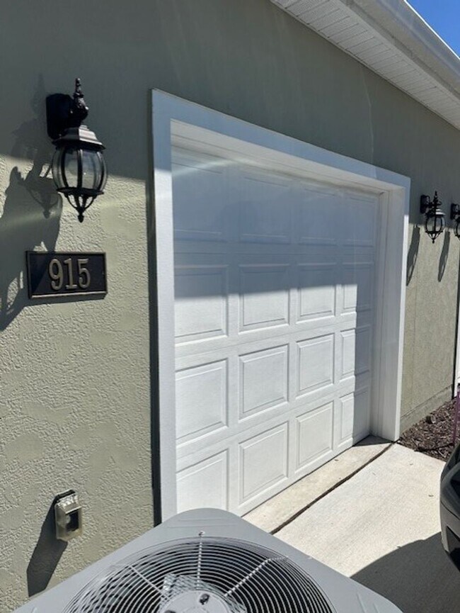 Building Photo - Beautiful Open Concept townhome in growing Middleburg!!!