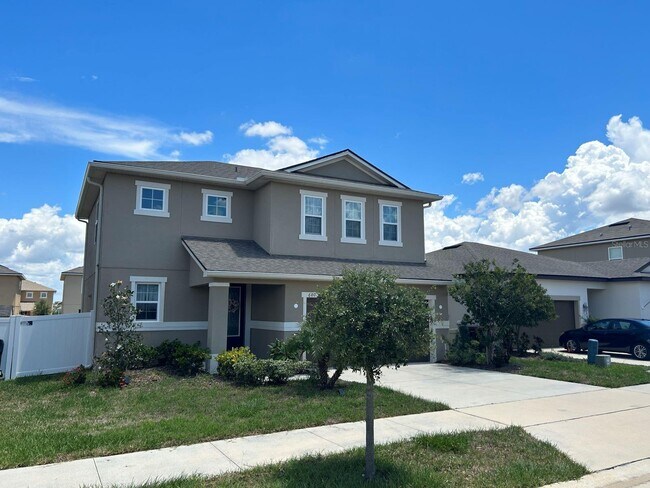 Building Photo - 680 Meadow Pointe Dr