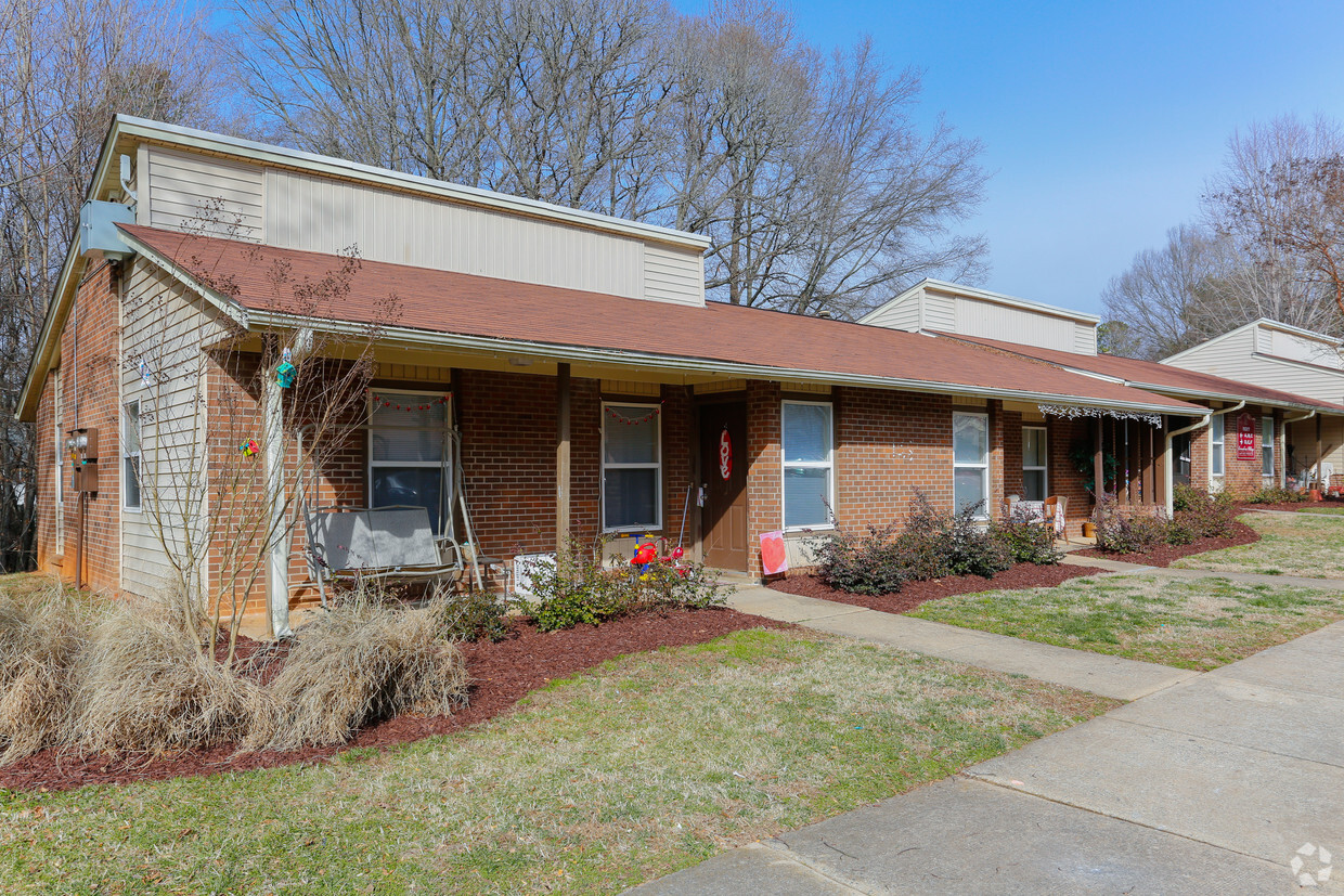 Primary Photo - Cornelius Village Apartments