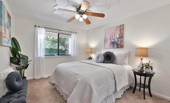 Building Photo - This stunning condo in Santa Clara offers ...