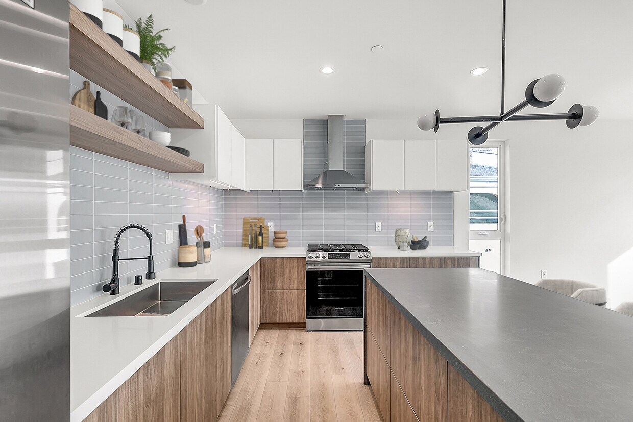 Foto principal - 5832 Virginia Ave