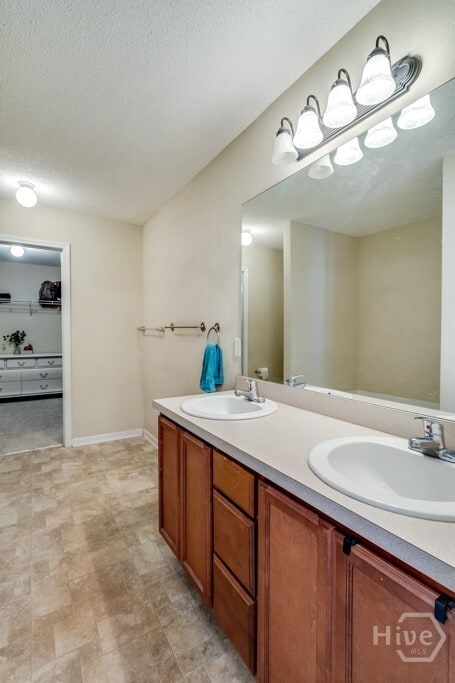 Building Photo - 3 Blackberry Ln