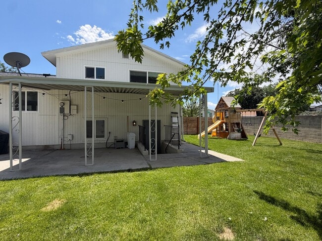 Building Photo - 375 E 10560 S
