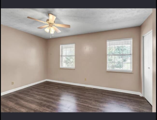 Foto del edificio - 686 Bethany Ct