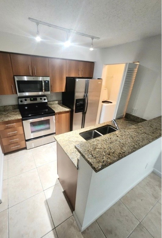Building Photo - 1020 Crystal Way