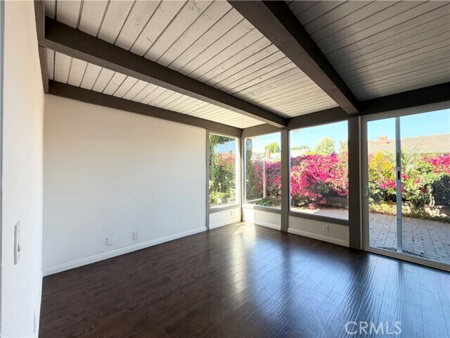 Foto del edificio - 4891 Tamarack Way