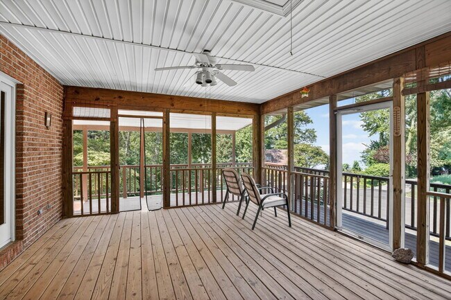 Foto del edificio - 3523 Hilltop Dr