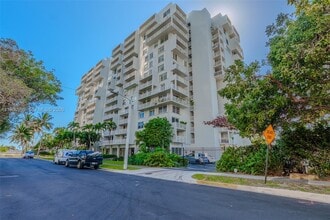 Building Photo - 150 SE 25th Rd