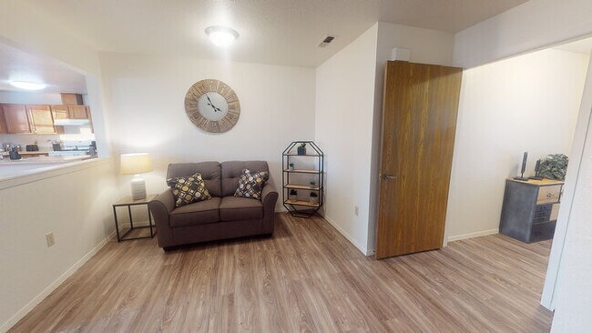 Building Photo - 1056 Sitting Bull Ct
