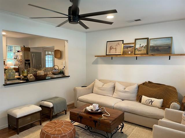 Foto del edificio - 6211 Westcoat Dr