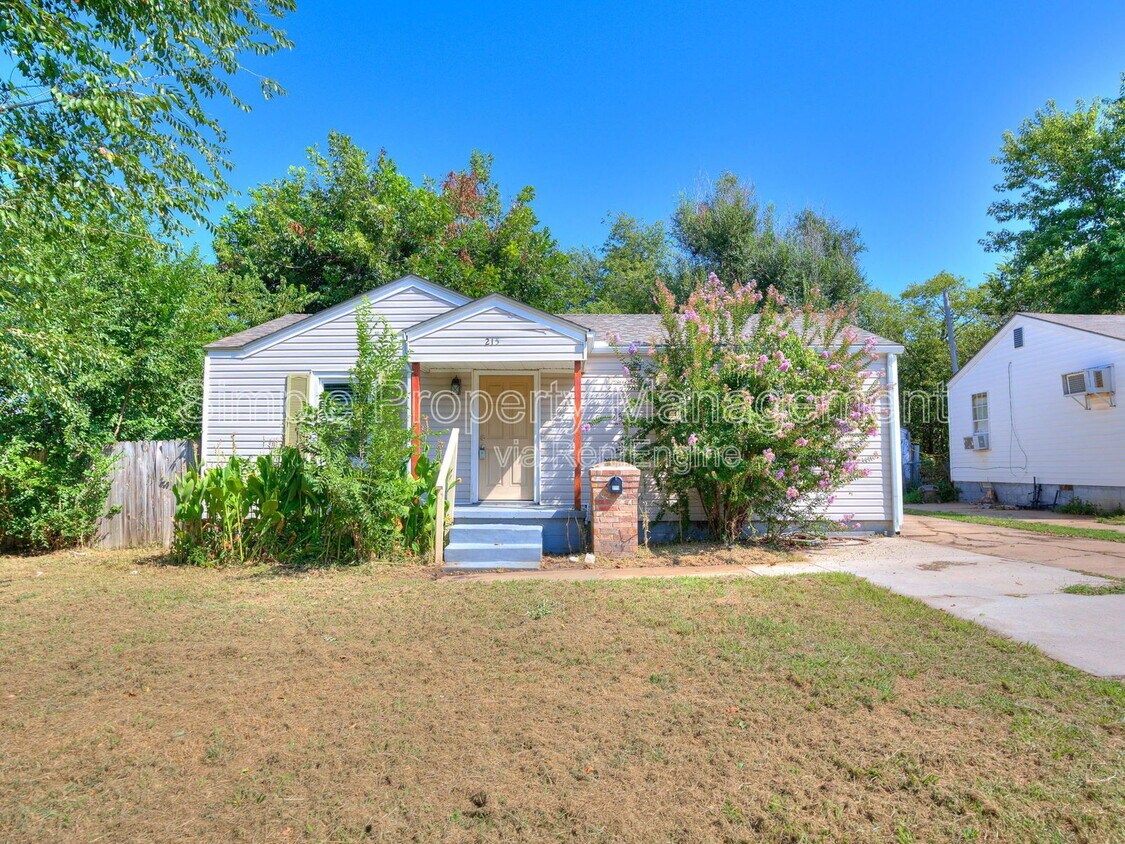 Foto principal - 215 W Kittyhawk Dr