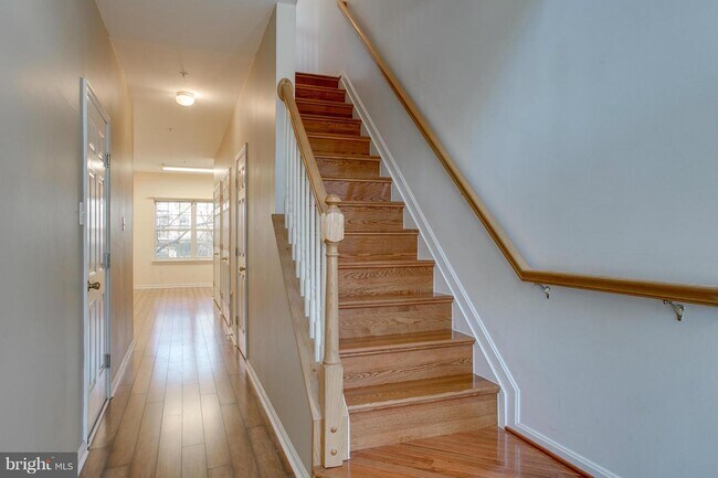 Foto del edificio - 6042 Blue Point Ct