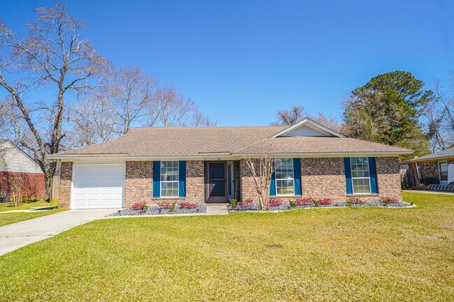 Foto del edificio - Coming Available!