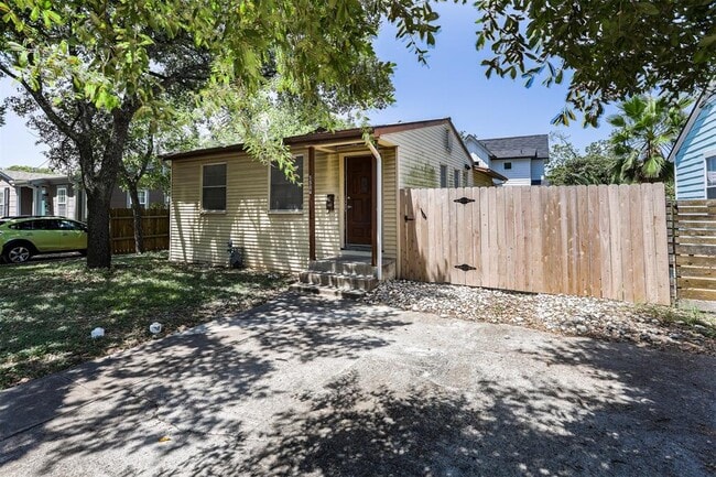 Building Photo - 5504 Avenue F