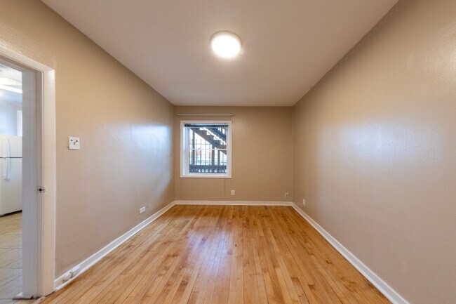 Foto del edificio - 2402 N Surrey Ct