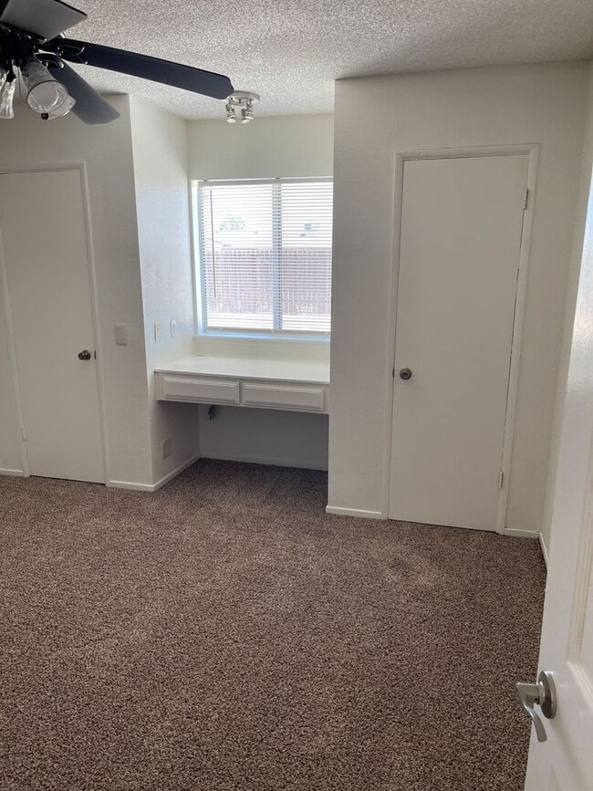 Foto del edificio - 4 BEDROOM APPLE VALLEY HOME ON CUL DE SAC!