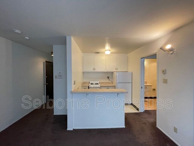 Building Photo - 443 Lee St