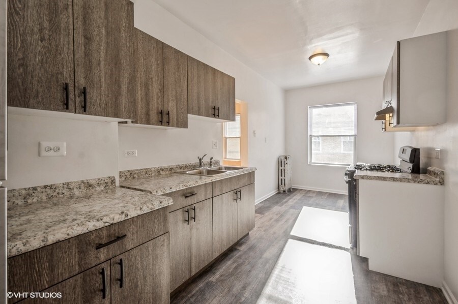 Primary Photo - *Newly Remodeled 2023* 2 bed 1 bath, SS Ap...