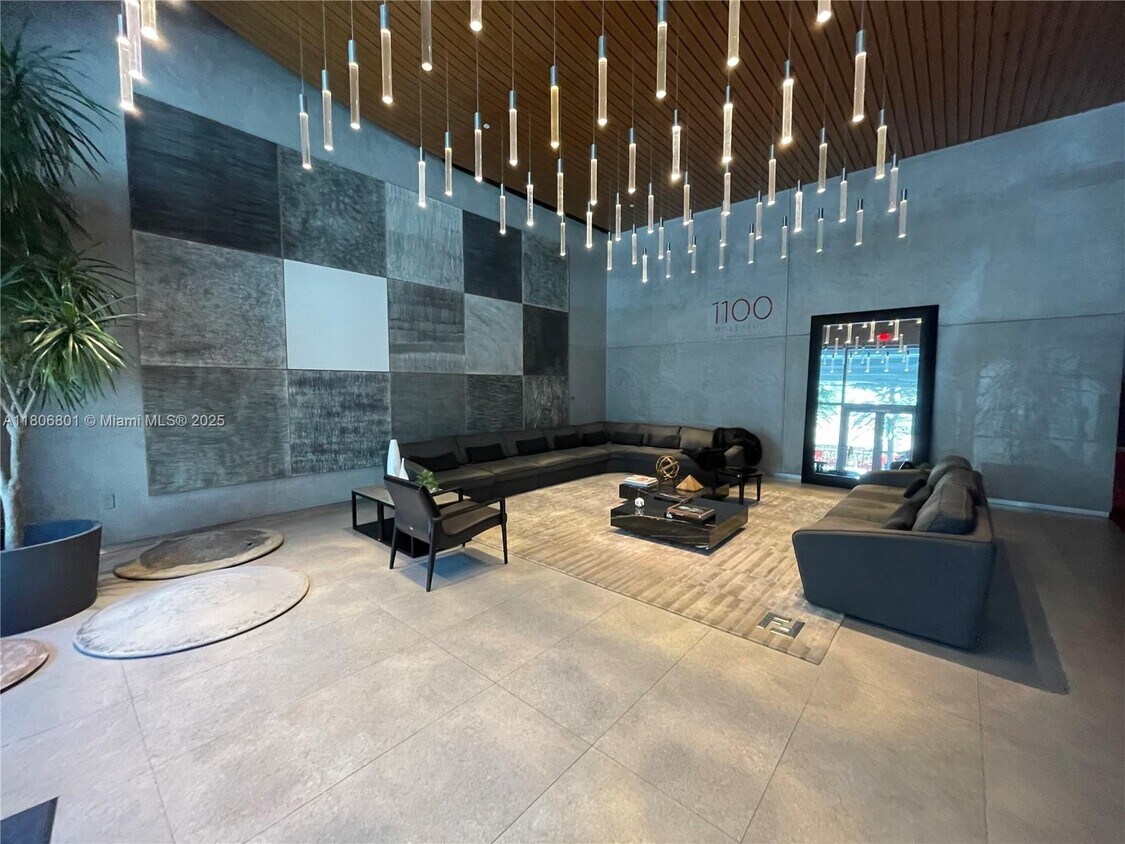 Foto principal - 1100S S Miami Ave