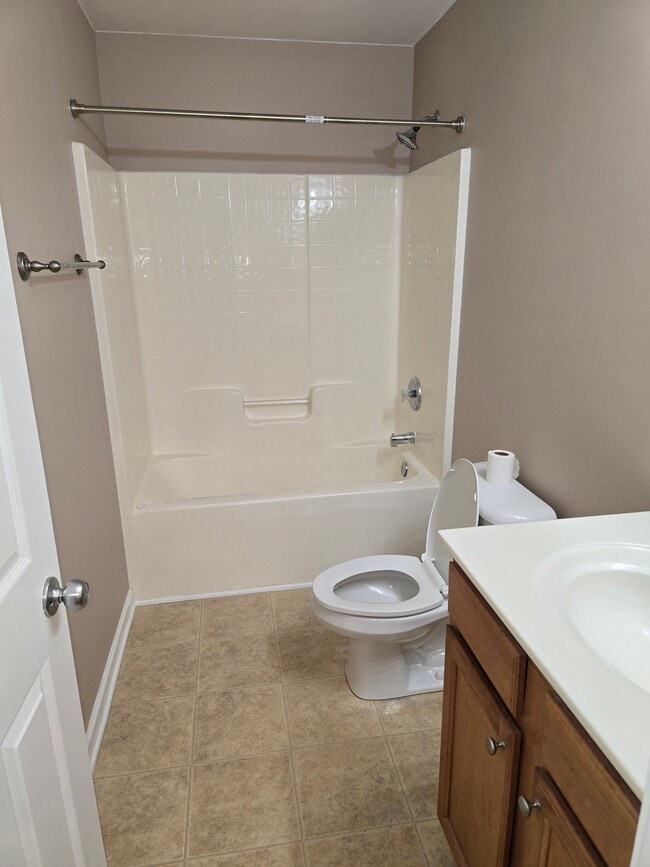 Building Photo - 1750 Pepperwood Way