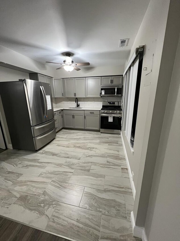 Kitchen - 10 Coventry Ct