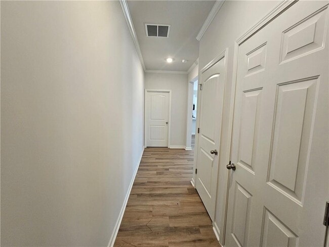 Building Photo - 27 Berryville Dr